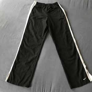 Women’s Nike Drawstring Pants w/ Pockets